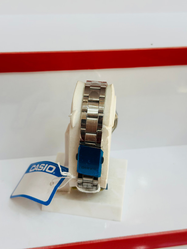 ساعت مچی ادیفایس کاسیو EDIFICE CASIO زنانه بند استیل